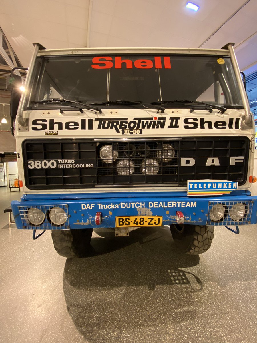 Brantsen's tweet photo. Hij staat er knap bij jongens, daar in Eindhoven. (De rest trouwens ook). #Volveau #DAFmuseum30jaar https://t.co/07CLksWnFs