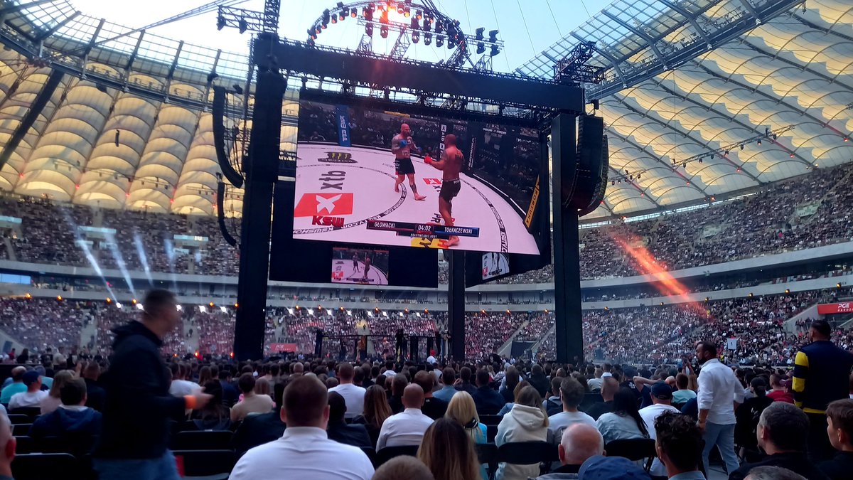 KIMURA_NEWS's tweet photo. C'est parti.
#Colosseum2 #KSWColosseum2 #KSWColoss #MMA https://t.co/klAHUZZ1yO