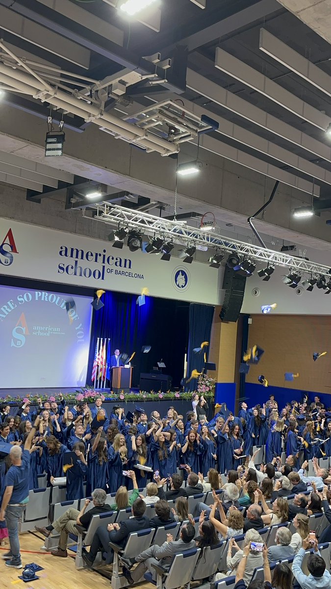asb_alumni's tweet photo. Congratulations to the Class of 2023, who graduated in a beautiful ceremony on campus last night and are now officially @ASBschool alumni! ππ
Wonderful to see so many former ASB students, parents, teachers and friends join us for the celebration!
#ASBgrad23 #WErASB #ASB60th https://t.co/wFwfC5KxSZ