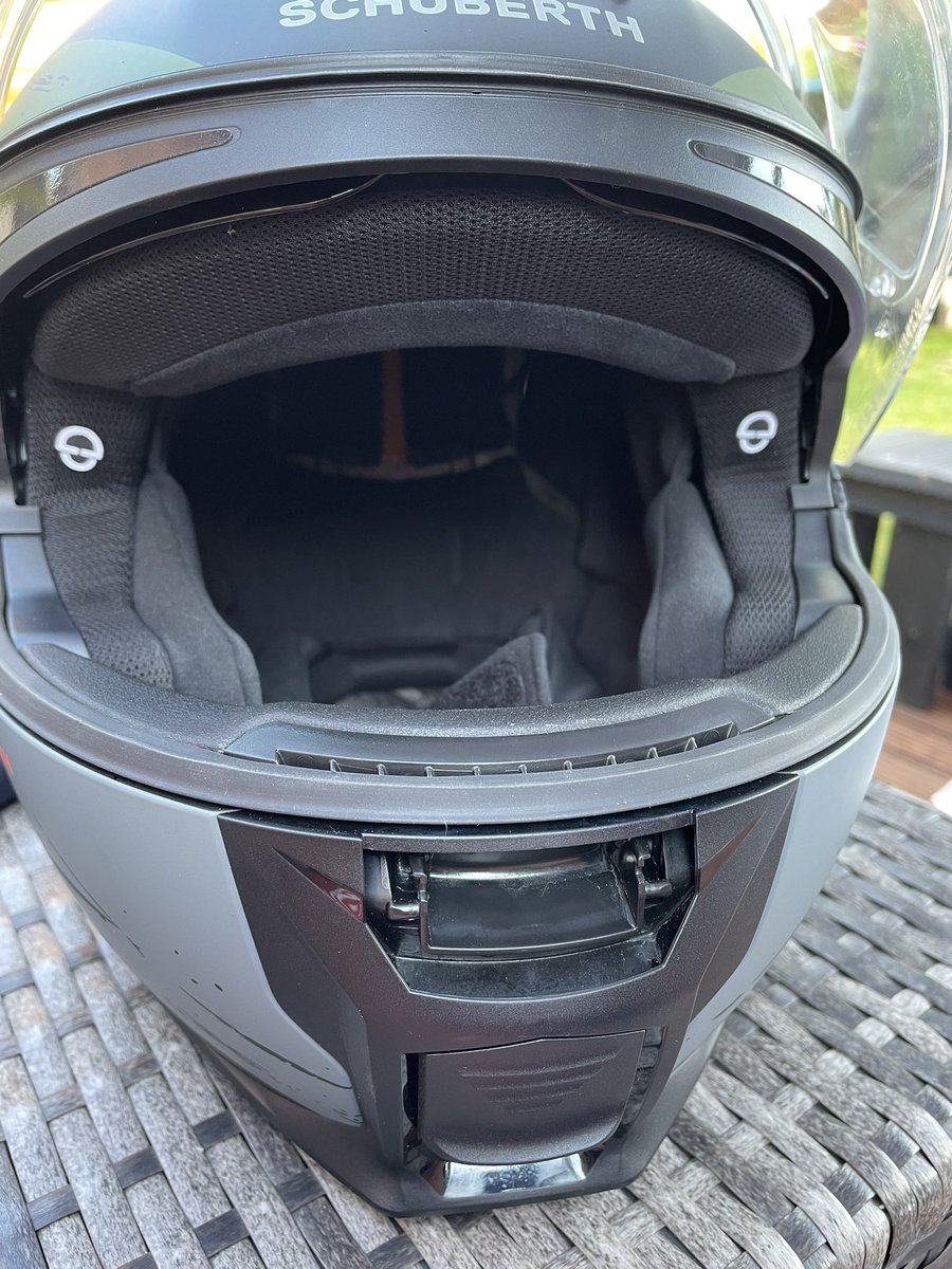 davidcook9's tweet photo. @SchuberthHelmet My brand new E2 lost its top chin vent cover whilst riding. Where can I get a replacement? https://t.co/FvhRNrIHSJ