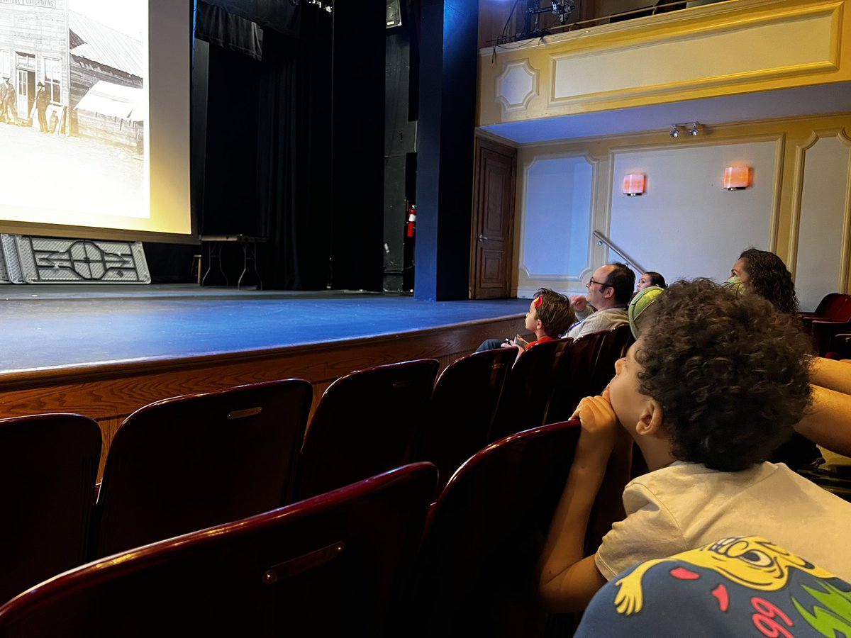 juliebarer's tweet photo. Omg @SteveSheinkin is presenting at #HeroCon at our school and my kid is dying with excitement and joy. https://t.co/24B8kpBKVx