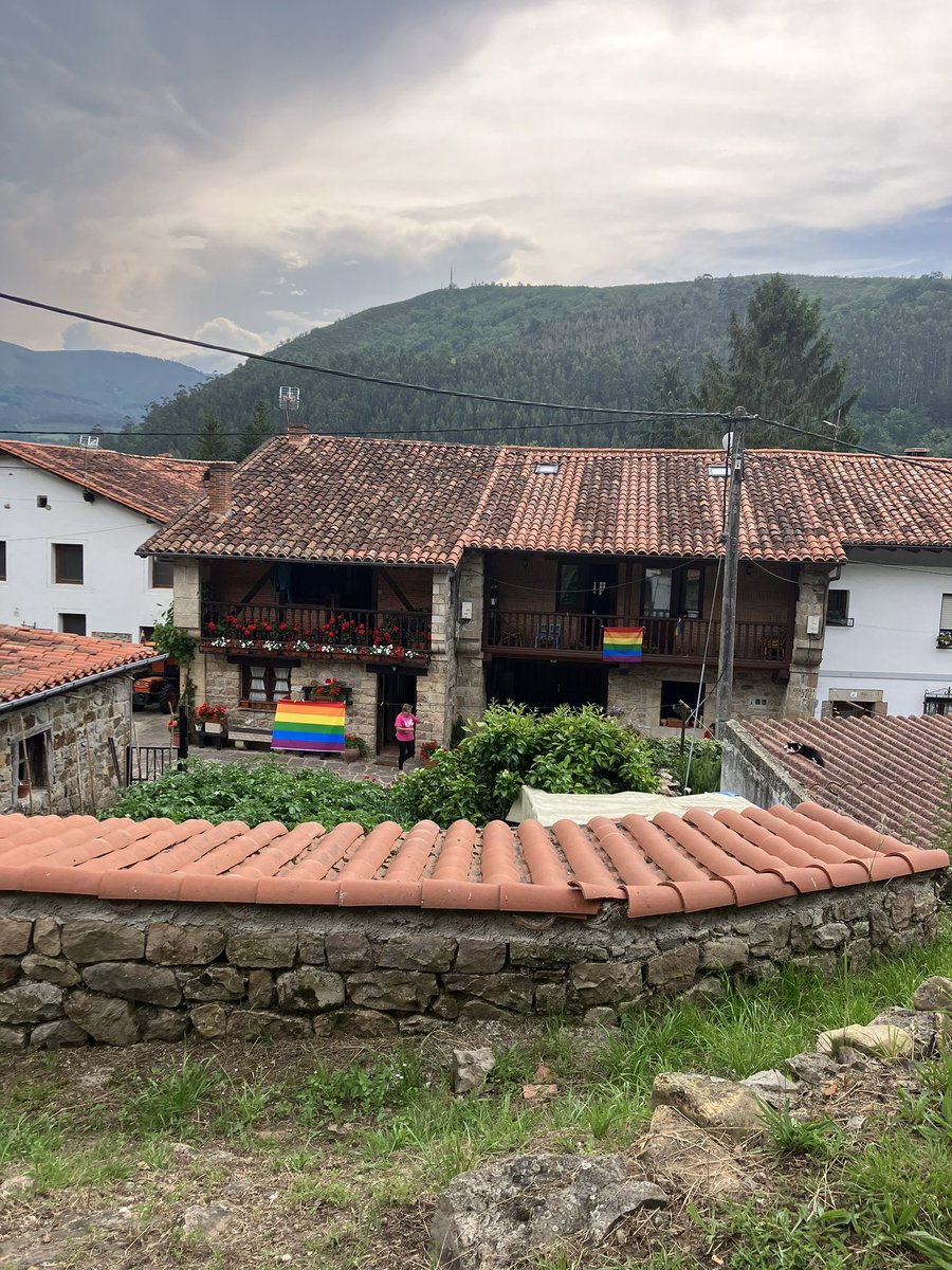 martin__gvega's tweet photo. orgullo rural en Barcenillas, Cantabria 🏳️‍🌈🏳️‍⚧️ https://t.co/TZlaFD6hNe