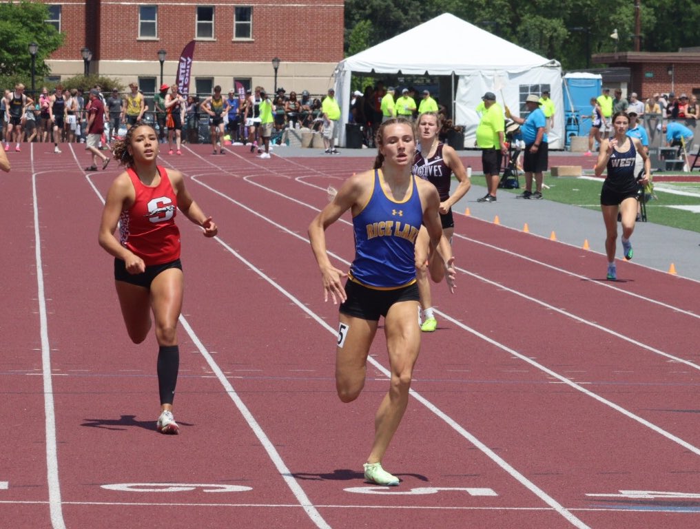 Rice Lake’s @elianasheplee wins her third Division 2 state 400 meters title as she breaks her own state record with a time of 55.25 seconds.