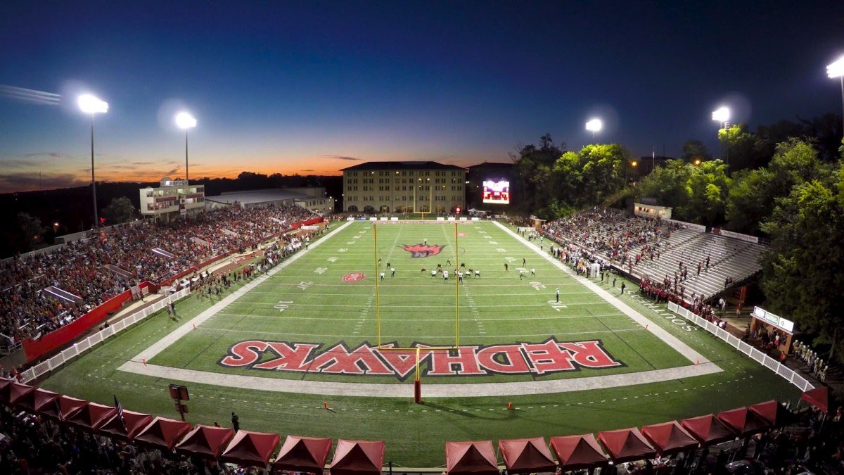 After a great conversation with <a href="/COACH_JOJACK/">Jo Jackson</a> I’m thankful to receive a Division 1 offer to SEMO🔴
<a href="/AllenTrieu/">Allen Trieu</a>