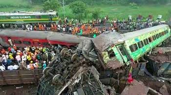 VaidikYatra's tweet photo. The Balasore train accident was extremely tragic &amp; frightening. Families were broken apart. May Yugal vihari sarkar give them the strength for healing and bearing the pain. Prayers from complete Vaidik Yatra family🙏🙏
#BalasoreTrainAccident 
#Odisha 
#TrainAccident https://t.co/1LLjHr5R7q