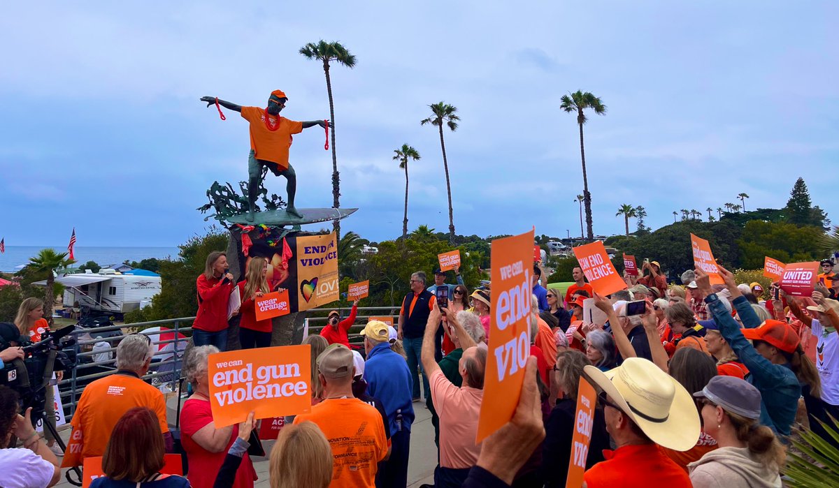 Together, we can and will end gun violence. @MomsDemand  #wearorange #momsdemandaction #teamblakespear