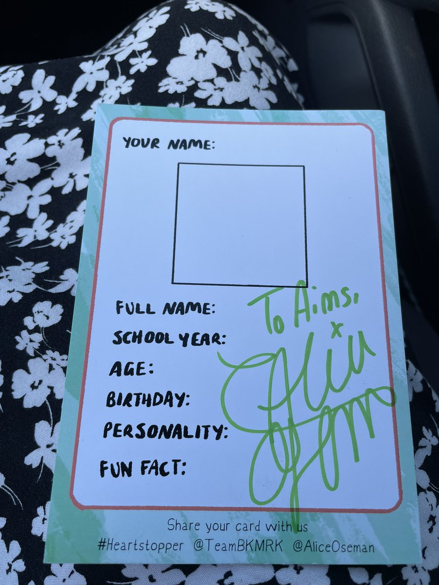 KATIESCONNOR's tweet photo. iz meeting alice and getting me this 🥹 @loveralexcd you are so wonderful. best person EVER https://t.co/03xqiboO47