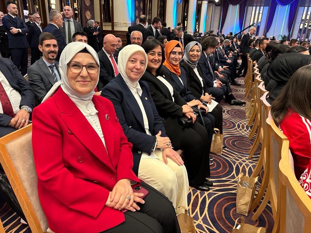 esradogancandan's tweet photo. Sn Cumhurbaşkanımızın Göreve Başlama Töreni’ne katıldık. Tarihi ana şahitlik ettik.

#TürkiyeYüzyılıBaşladı https://t.co/FylwewGBus