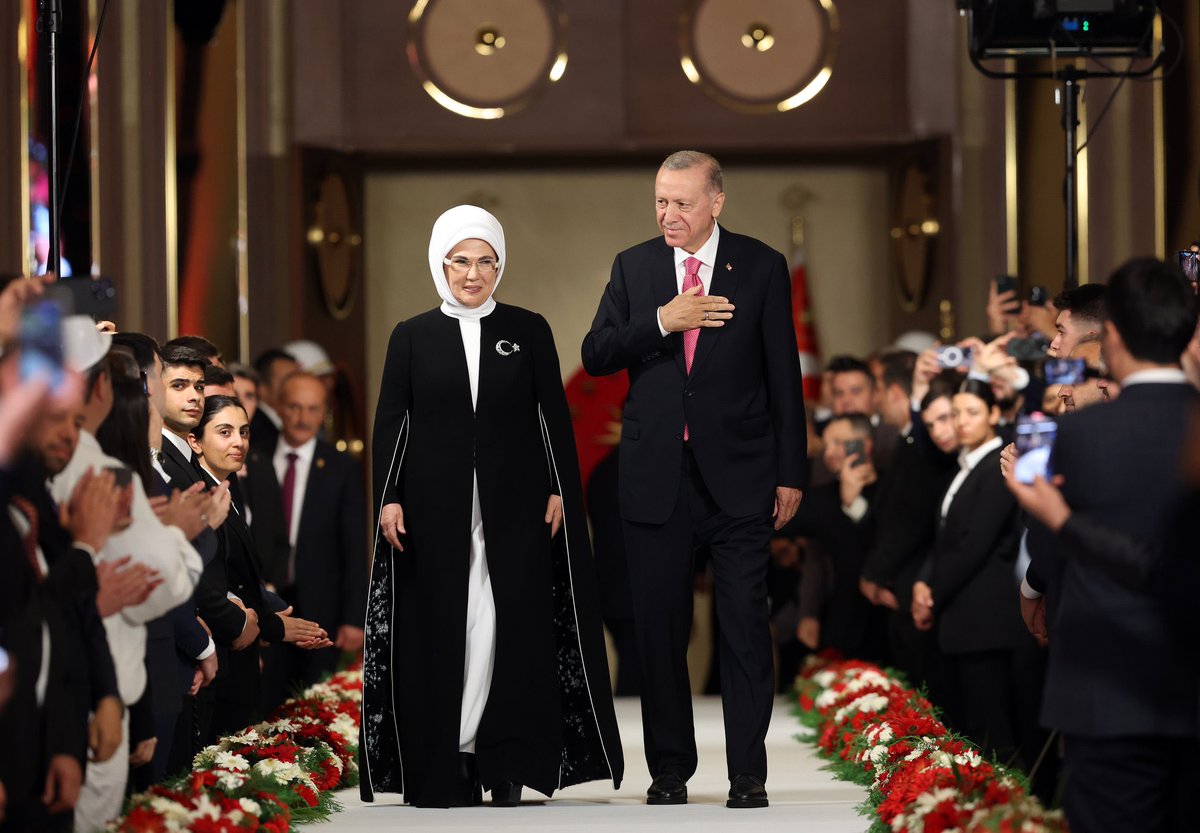 esradogancandan's tweet photo. Sn Cumhurbaşkanımızın Göreve Başlama Töreni’ne katıldık. Tarihi ana şahitlik ettik.

#TürkiyeYüzyılıBaşladı https://t.co/FylwewGBus