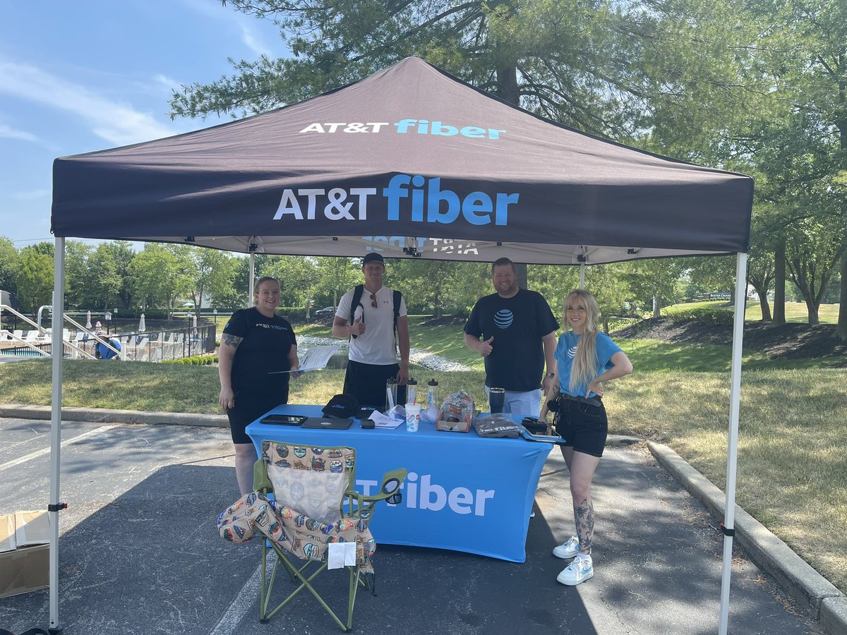 bobby_nier's tweet image. Hanging out at Baxter Crossing today with the SQUAD!!! Driving Fiber awareness
#WinAsOne #WinMOORE #KAMO6 
@Mjordan6323 @MulherinChelsea @ike_beeze @KattiaS_Ramirez @AlyssaMoore_12 @KAMOkonnects @WesleyKyleNeal