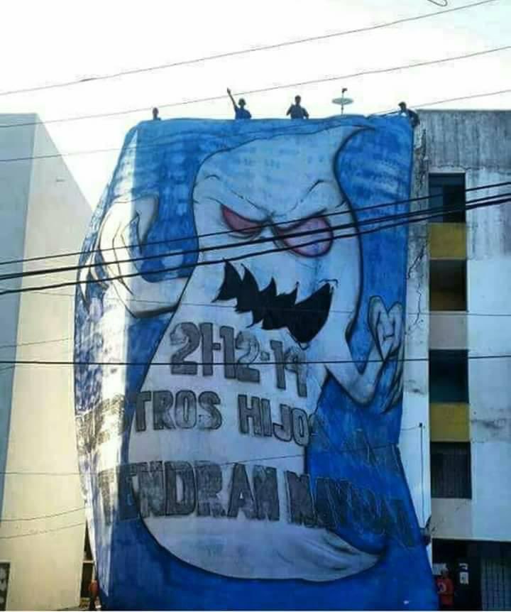 jecse12's tweet photo. #DiaDeClasico
“21-12-14 Nuestros hijos jamás tendrán navidad” 👻
Reza el trapo creado por La Pesada Banda de Manabi. https://t.co/0b2vltZBrj