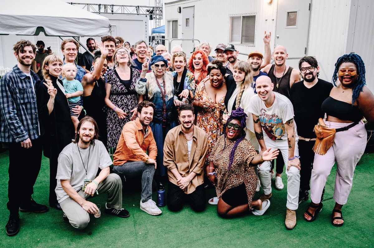 Joni Mitchell tweet media