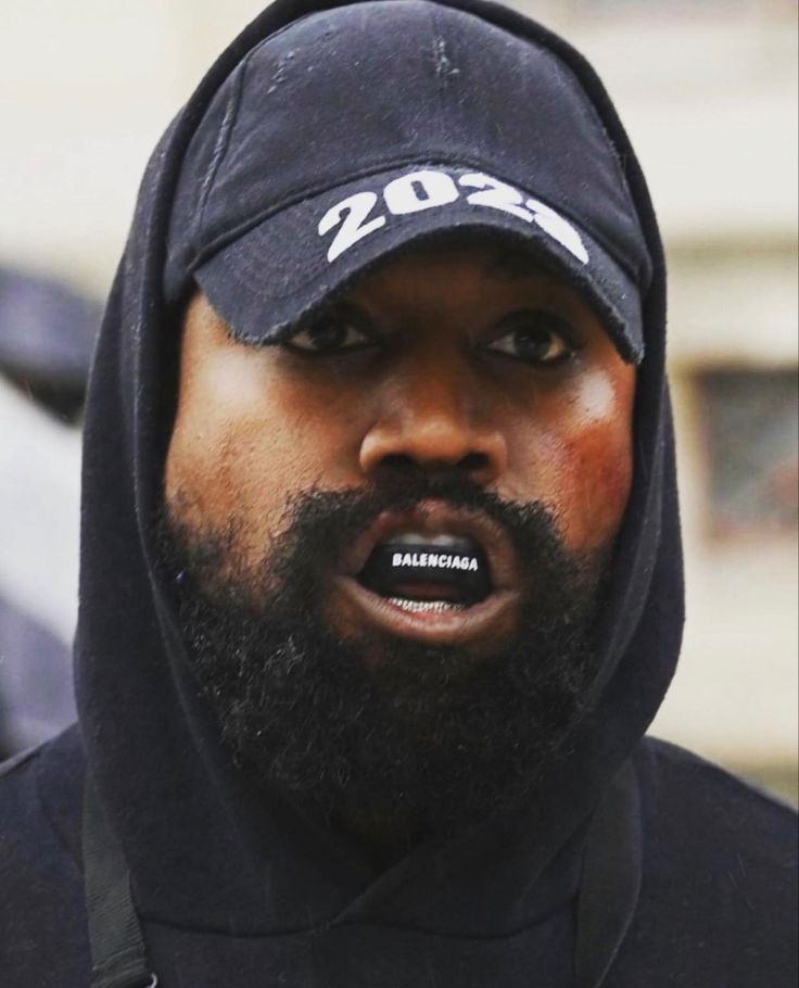 _heisjojo_'s tweet image. #kanyewest #balanciaga
@ahmednasirlaw