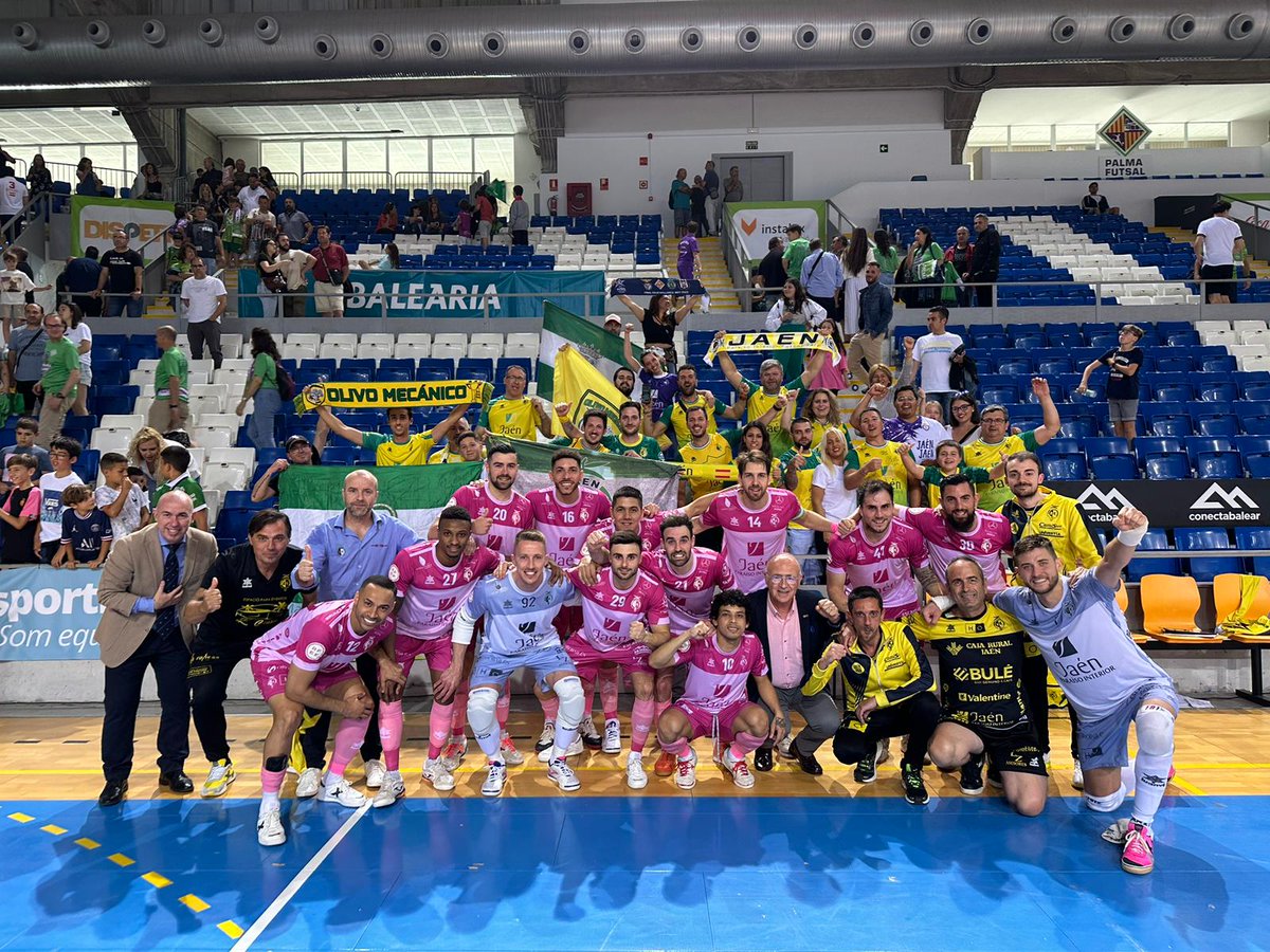 JaenFS's tweet photo. 💛 ¡𝐇𝐄́𝐑𝐎𝐄𝐒 DEL SÁBADO! #SomosJaén💛 https://t.co/WKCpXyfUqd