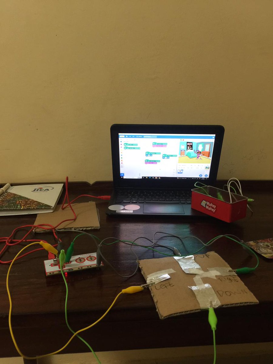 maxwellkam25's tweet image. This is how my weekend is going😎 having some fun with @makeymakey as I'm preparing for my teaching class tomorrow here in Wajir under of STEM impact Kenya that is offering free Coding in Northern Kenya that has a wide Technology gap. #freecoding.