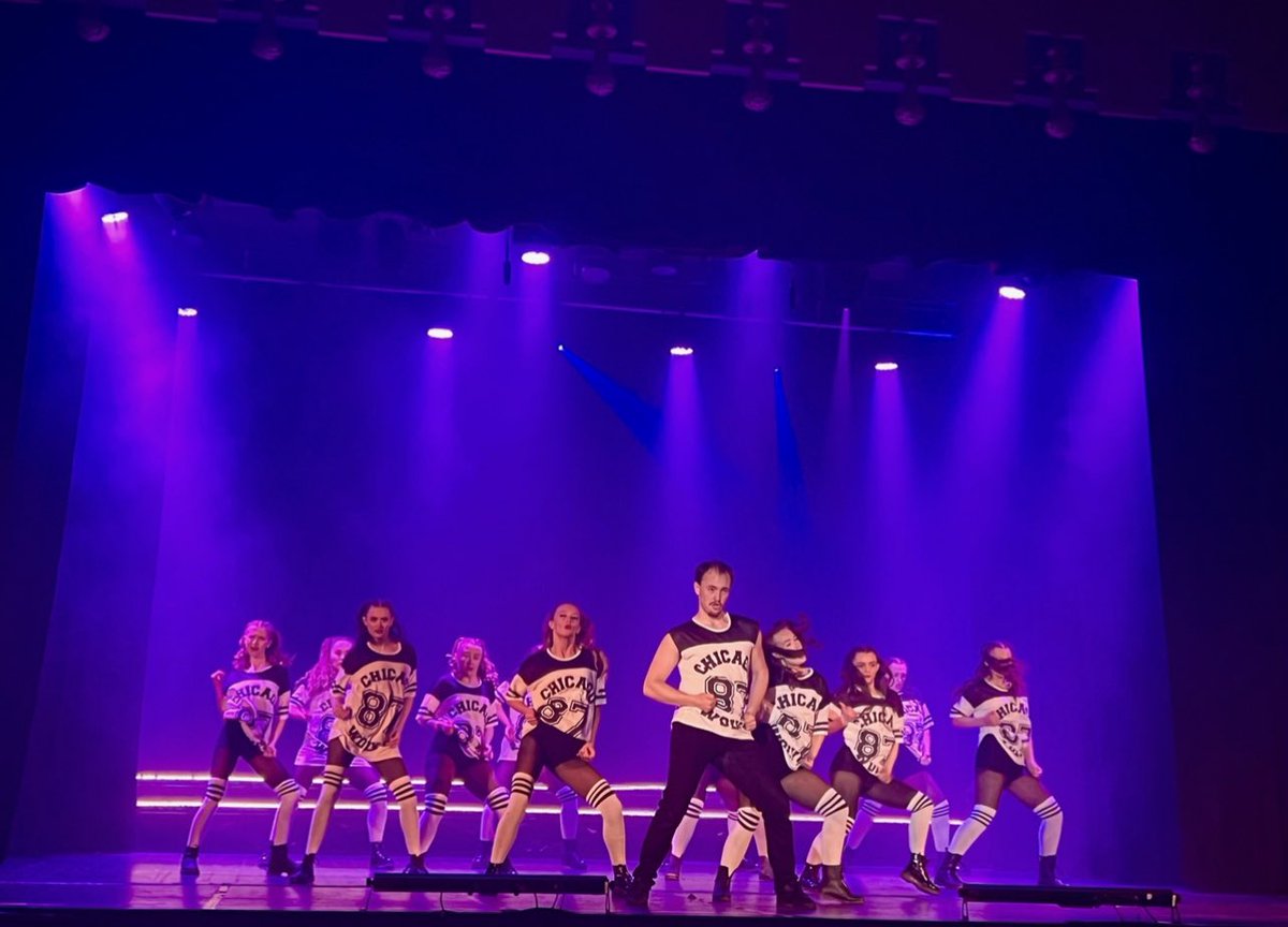 EvolutionFndCol's tweet image. Such a fabulous way to finish our 10th year of Evo! Well done class of 22/23💚❤️💙🧡
We are still able to offer private auditions for our last remaining spaces for this September intake! 💚❤️💙🧡