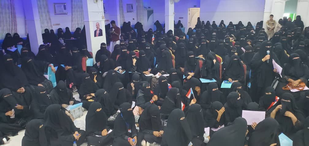 عاجل : 

لقاء تشاوري موسع قبل قليل في محافظة المهرة يضم جميع المكونات النسائية لتشكيل مكون جنوبي موحد بدعم ورعاية المجلس الانتقالي الجنوبي ..

صور اولية 

#تشدق_حوثي_كاذب_بالوحده