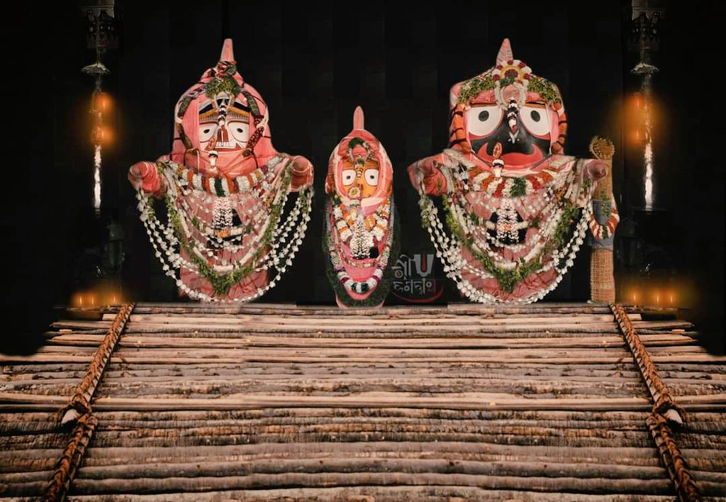 ig_sb_mobile's tweet photo. ସେନାପଟା ବେଶରେ ଦର୍ଶନ ଦେଉଛନ୍ତି ମହାପ୍ରଭୁ । 
ଜୟ ଜଗନ୍ନାଥ
#ସ୍ନାନପୂର୍ଣ୍ଣିମା
#ଗଜାନନବେଶ
#ରଥଯାତ୍ରା
#puri
#TrainAccident https://t.co/DVn20w5dop