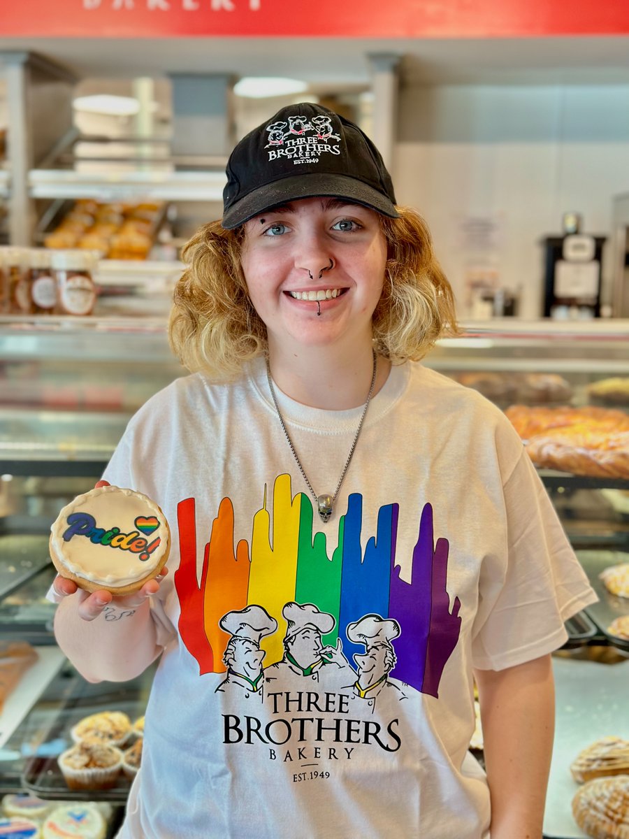 3brothersbakery's tweet photo. Y'all voted in our stories last month and Gingy won out for shirts, but did you see our PRIDE shirt?! So excited to have these available at all locations along with our PRIDE cookies!
Visit us at https://t.co/aYXJLmOkuJ
#PRIDE2023 #PRIDESHIRT #royalicedcookies https://t.co/m4VY0CWhkJ