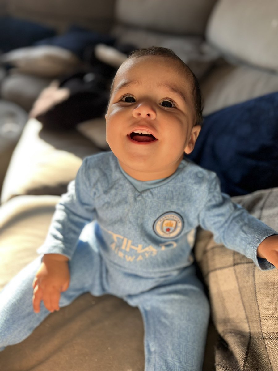 francescaOTHx's tweet photo. Littlest cub knows the score, mother knows best 💙🌝
@ManCity #MCFC https://t.co/mD2LD8TmO9