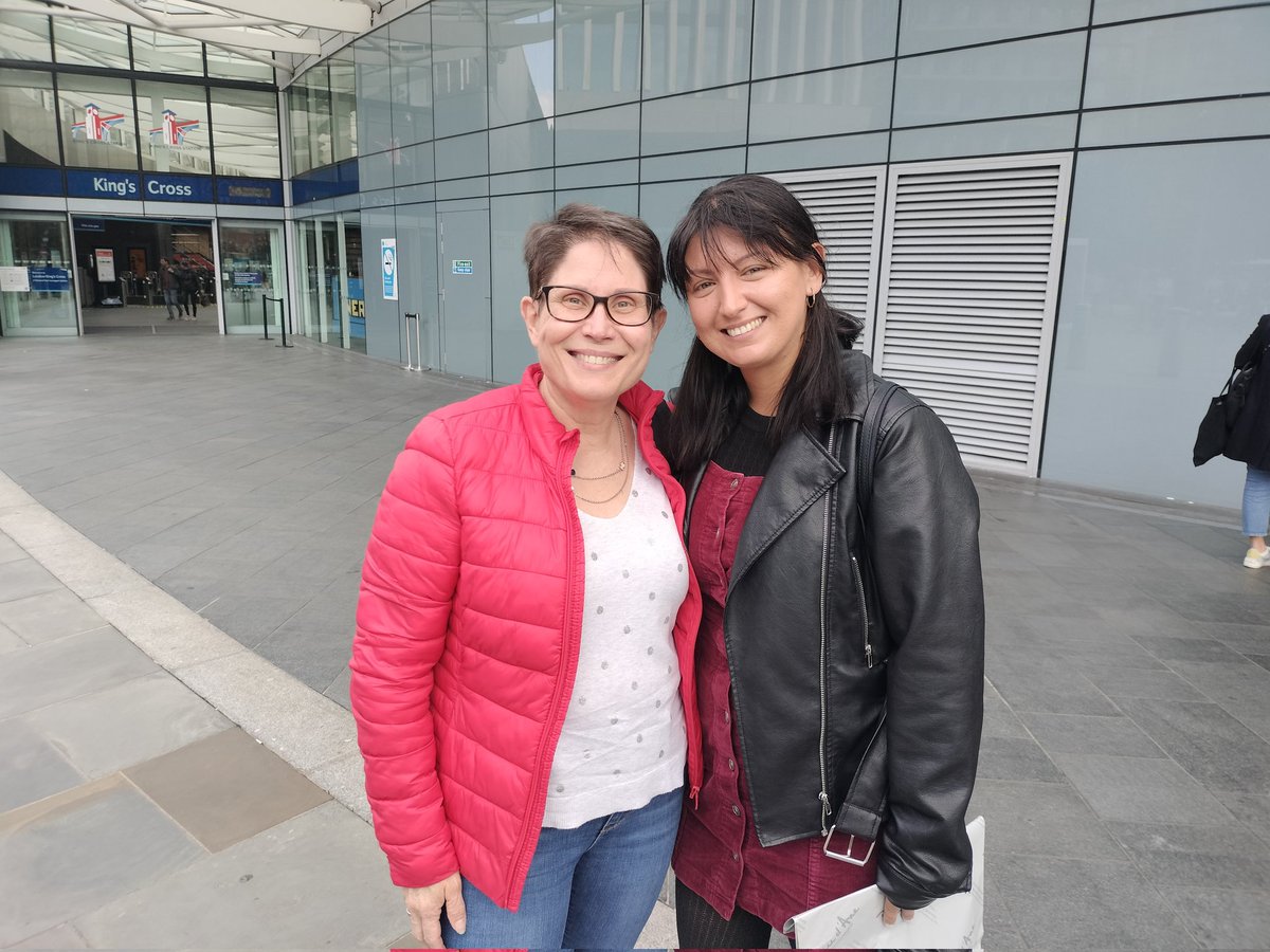 Hoy por 1era vez  después de muchos años hablando por redes nos hemos visto cara a cara en Londres con Maria,ella es griega y es un amor 💖🫂 <a href="/maria_biti/">Maria Biti ❤</a>