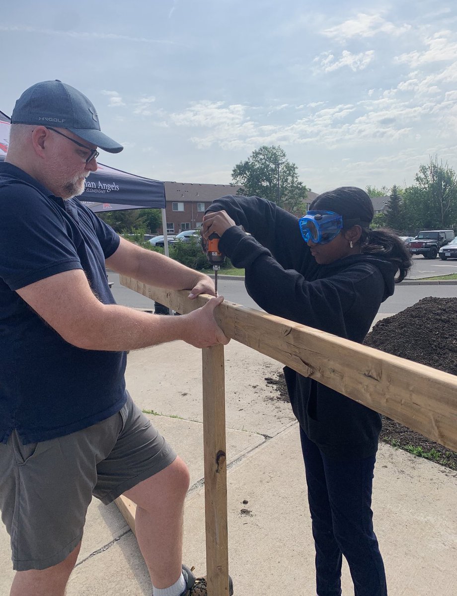 SaintFXTech's tweet photo. Amazing experience to be part of this greenhouse design &amp; build with @GAngelsMilton. Thank you to @MsJVital &amp; @FrancescaFlood8 for setting up this rewarding opportunity.  Great to see how interested &amp; engaged these amazing grade 8’s were. @adriano_perusin @desousavp @hcdsbsteam https://t.co/UghLR8AYef