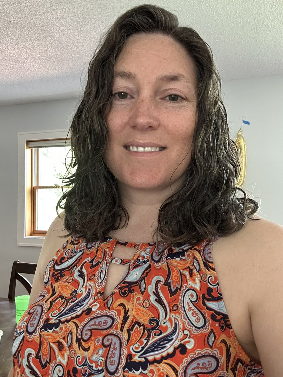 SarahBDBlack's tweet photo. Today I #WearOrange for all the families impacted by gun violence in this country. May we find the resolve to prioritize safety and community. 🧡🧡🧡 https://t.co/AIw8k6Ih2J