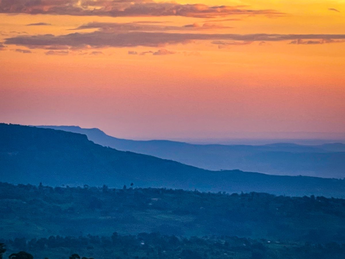 MassifMontane's tweet photo. 📍: Sipi Falls, Mt Elgon 
Sunset experience is lit 
#sunsetphotography #sundowner #worldsunset https://t.co/Q1zJ4R7lu8