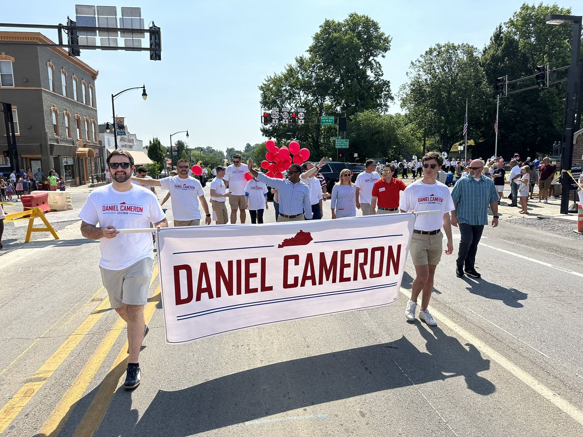 DanielCameronKY's tweet photo. It’s a beautiful day for the Great American Brass Band Festival in Danville! In its 33rd year, the festival brings families from all over the nation to our old Kentucky home. It’s traditions like this that make Kentucky and our people special. #TeamCameron https://t.co/YERMx3au2D