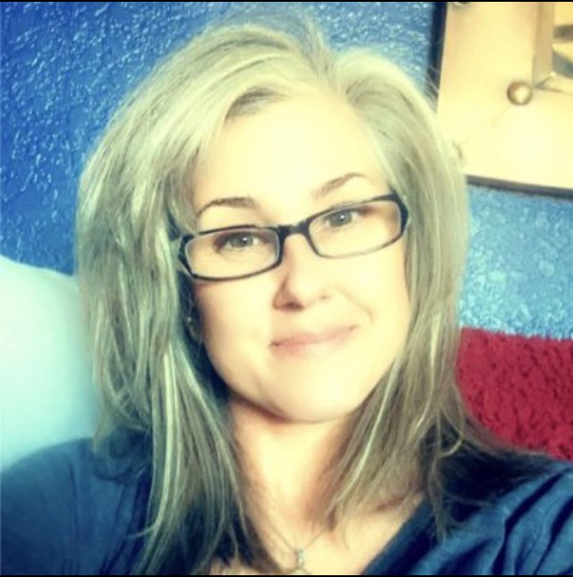 Shannon on Twitter "Quote tweet a pic of you wearing glasses 🤓"