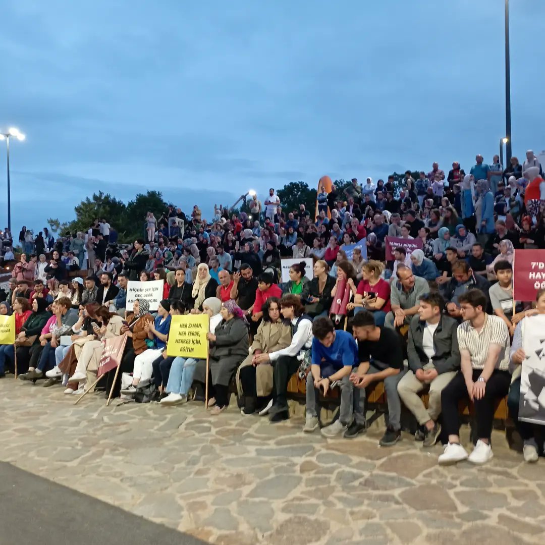 ortahisarhem's tweet photo. İl Milli Eğitim Müdürlüğü himayesinde gerçekleştirdiğimiz Hayat Boyu Öğrenme  haftası şenliklerinde  Farozdan ganitaya yoğun bir katılımla gerçekleştirdiğimiz yürüyüş etkinliğimiz. @orhangenc2023 @cemilkarakas3 @EvrenGrms @hbfettahoglu @mebhbogm @tcmeb https://t.co/fa6MJDDjyJ