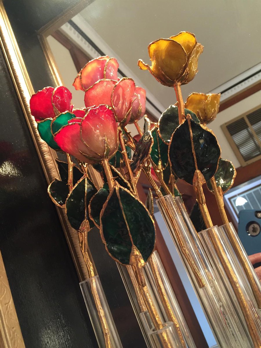 gemcreations's tweet photo. The birthflower for June is Rose. Fresh cut roses are beautiful but eventually fade away. These real roses dipped in 24 karat gold will last forever and come in a variety of colors. https://t.co/jW86t0EarG