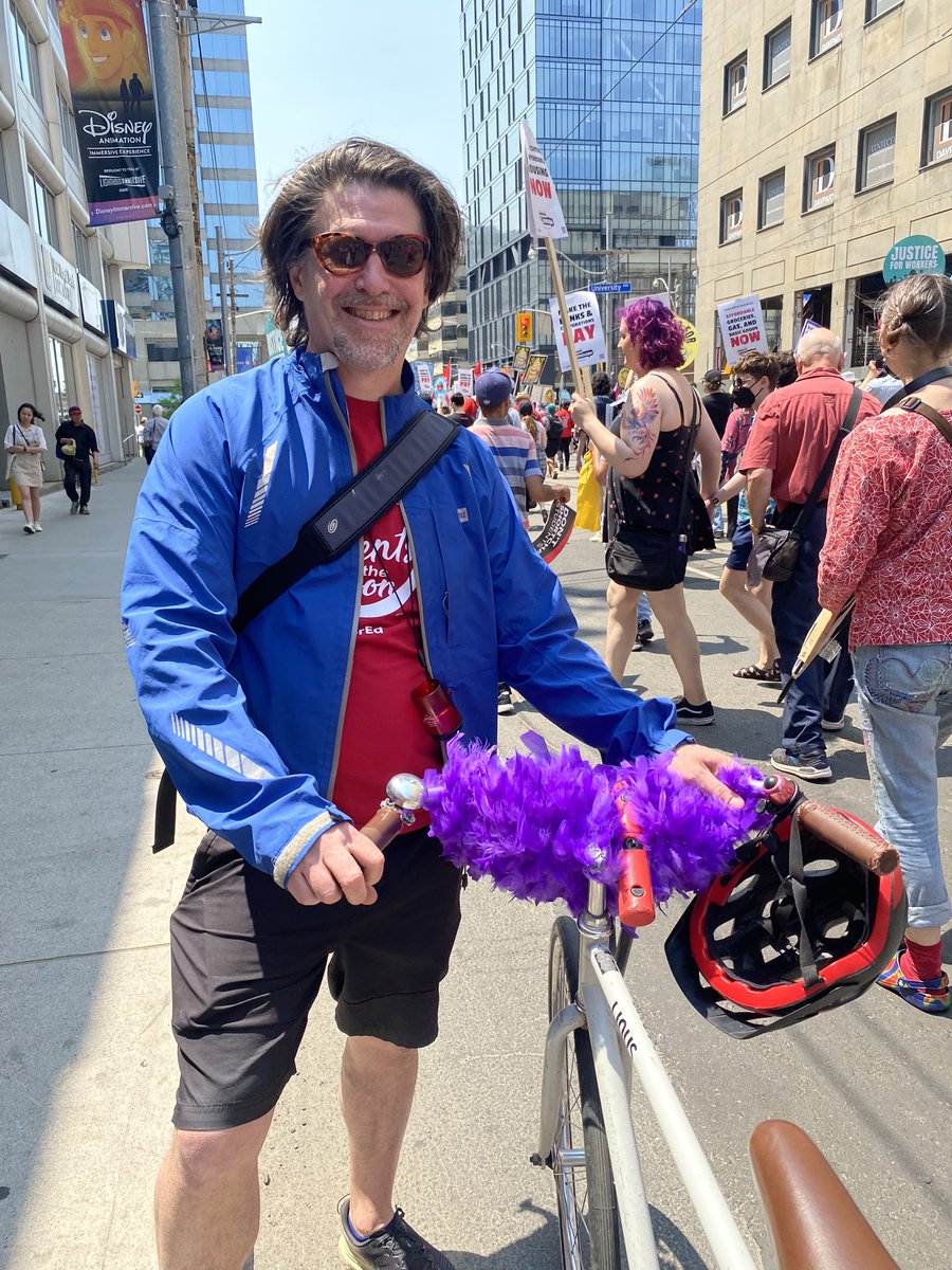 ETT member @DaveSimms at the #enoughisenough rally representing public Ed! #onted #onlab #onpoli #wegotthepower