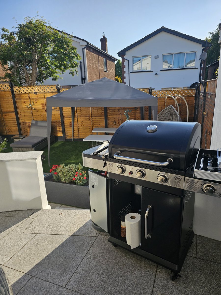 netseliz's tweet photo. A wonderfully sunny day for a family birthday BBQ for Sean's 15th and his aunt's not 15th 🤣🤣.  It's time to put the feet up with a glass of vino 🍷 https://t.co/OTcBh8msoB