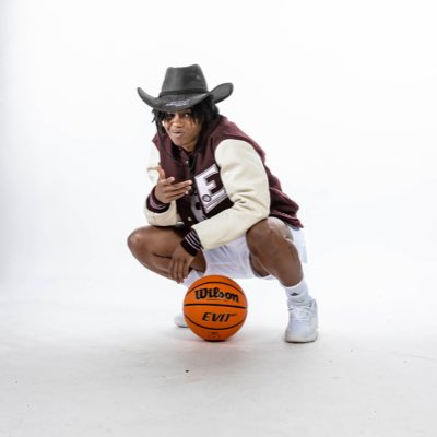 KiyahThompson's tweet photo. #NewProfilePic https://t.co/zlMas2T6B9