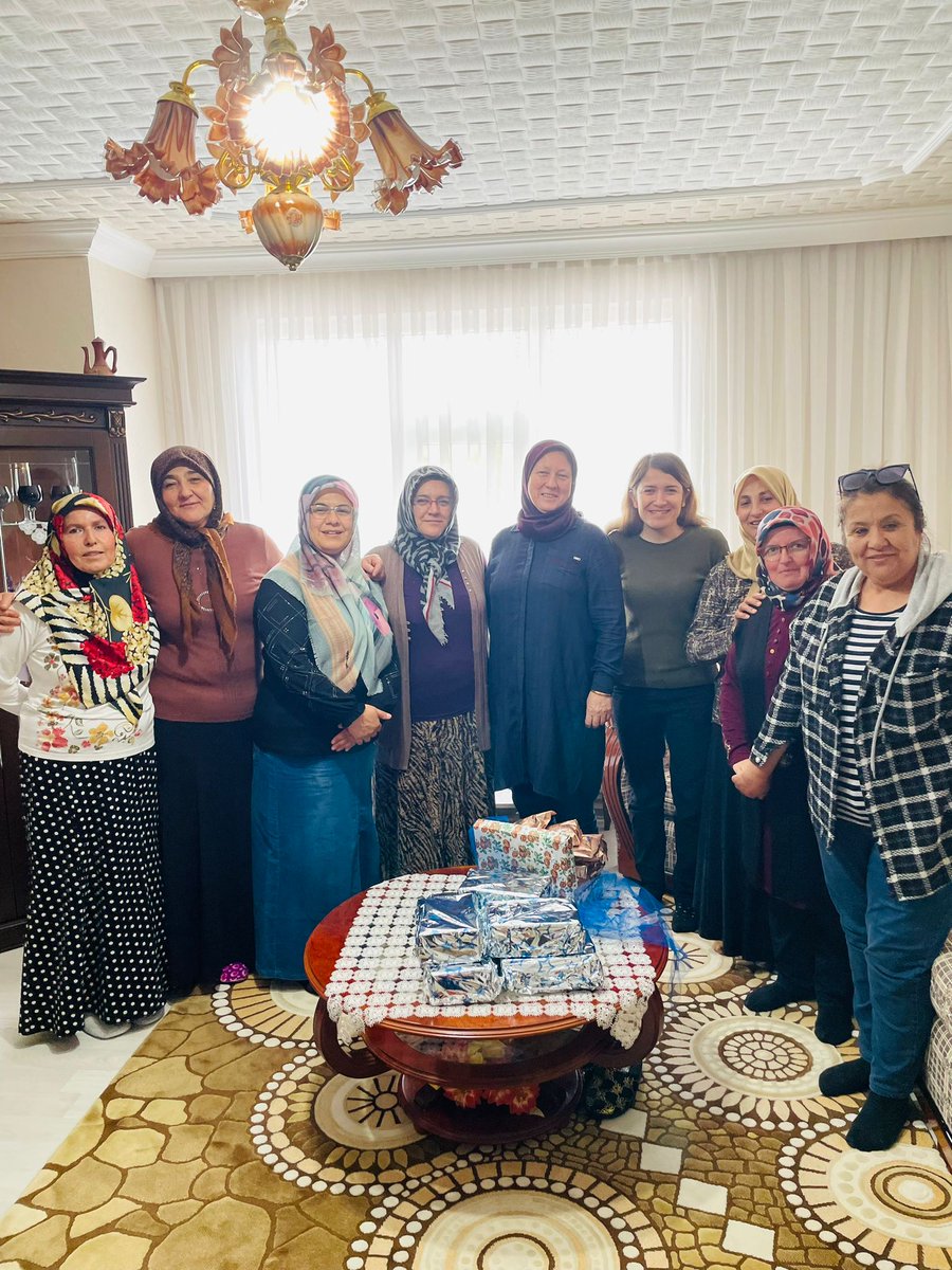 n_yunak's tweet photo. ✅ #TEŞEKKÜRLER  #AKKADINYUNAK
📌Koordinatörümüz Yüksel Erkan Hanım #28Mayıs cumhurbaskanlığı seçiminin zaferle sonuçlanması nedeniyle kadın kolları yönetim kurulu üyelerimize emeklerinden dolayı teşekkür ziyaretinde bulundu.
Teşekkür ederiz.
@aysekesir
@esradogancandan https://t.co/5igwV6Slg8