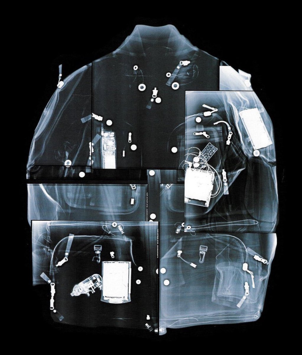 FinalBlow_Chi's tweet photo. Issey Miyake AW00 https://t.co/ps6S4KzQc8
