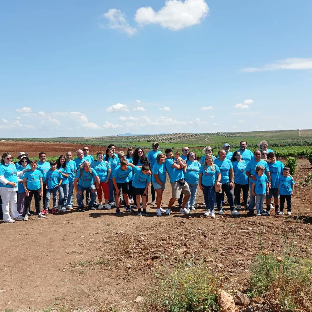 Primer dia de Convivencias en Extremadura. Disfrutando de nuestra querida Mastofamilia, de Extremadura, de su gente y de la maravillosa acogida que nos han dado. Especial agradecimiento a las <a href="/mugemisa/">Minas Santa Marta</a>