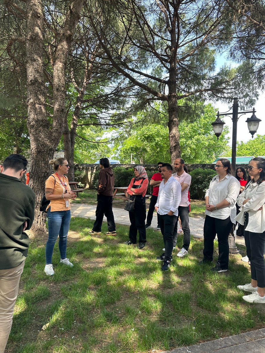 Esenler Belediyesi  işbirliği ile yürüttüğümüz İlkokullar Arası  Akıl ve Zekâ Oyunları koordinatöri ile Edirne gezisi gerçekleştirildi.

<a href="/tcmeb/">Millî Eğitim Bakanlığı</a> <a href="/prof_mahmutozer/">Mahmut Özer</a> 
<a href="/istanbulilmem/">İstanbul İl Millî Eğitim Müdürlüğü</a> <a href="/memleventyazici/">Levent Yazıcı</a> 
<a href="/mnaras/">M.Nurettin ARAS🇹🇷</a>  <a href="/esenlerkultur/">Esenler Kültür Sanat</a>
