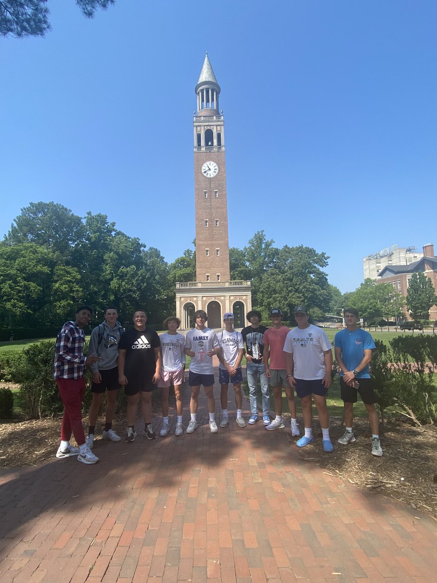 hopbtown's tweet photo. Day 3 College #1 was a visit to the University of North Carolina. Got a chance to walk around and see an amazing campus. @HHCAFB @peduzzi_ron @hhcaeagles https://t.co/61thumzxoM