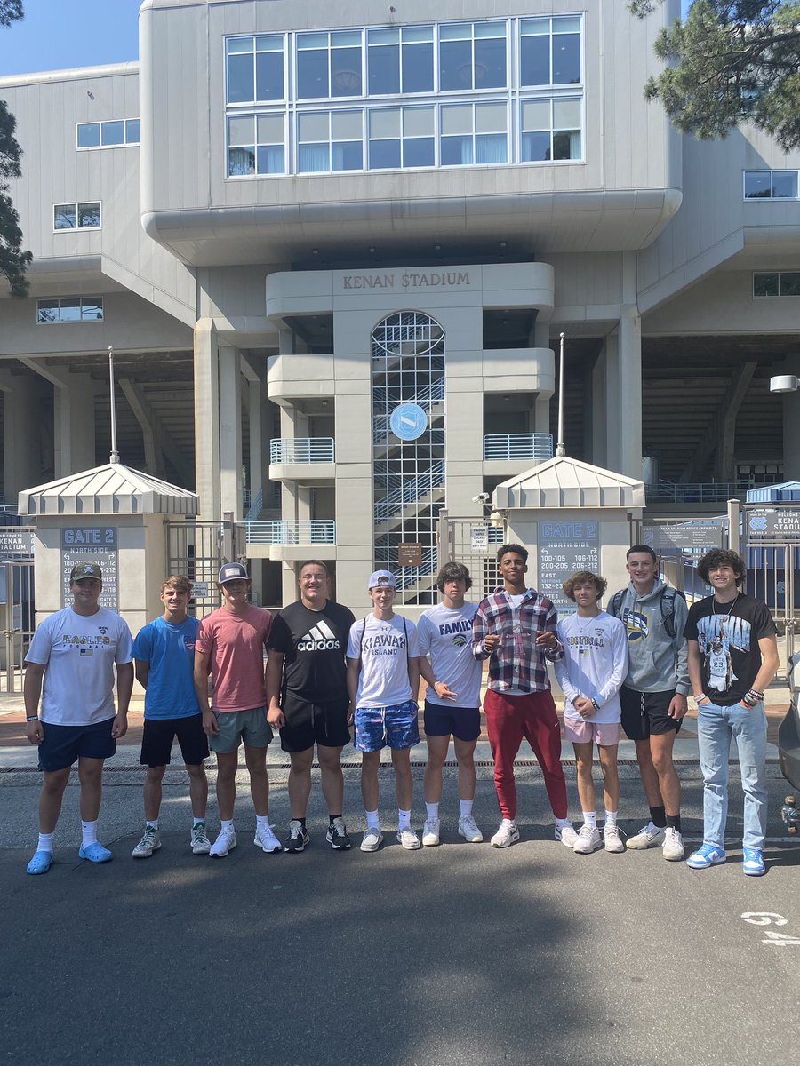 hopbtown's tweet photo. Day 3 College #1 was a visit to the University of North Carolina. Got a chance to walk around and see an amazing campus. @HHCAFB @peduzzi_ron @hhcaeagles https://t.co/61thumzxoM