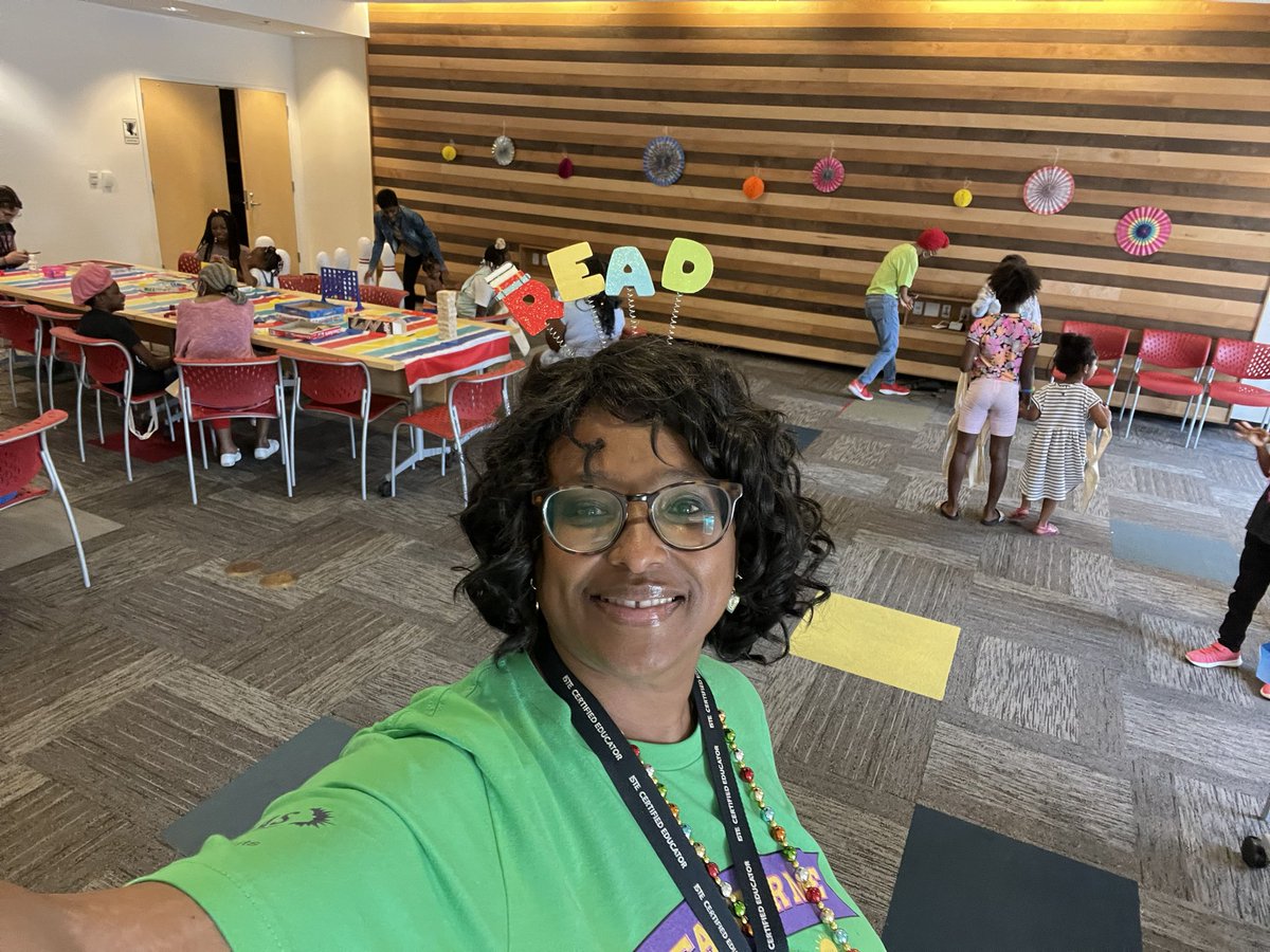 DHLibraryStax's tweet photo. Free Read for Me DallasISD K-5 book giveaway with the Dallas Public Library SMART Summer ‘23 kick-off at the Polk-Wisdom Branch!!! @DISD_Libraries @TeamDallasISD #SMARTSummer23 #DallasPublicLibrary https://t.co/F00H3VSFiw