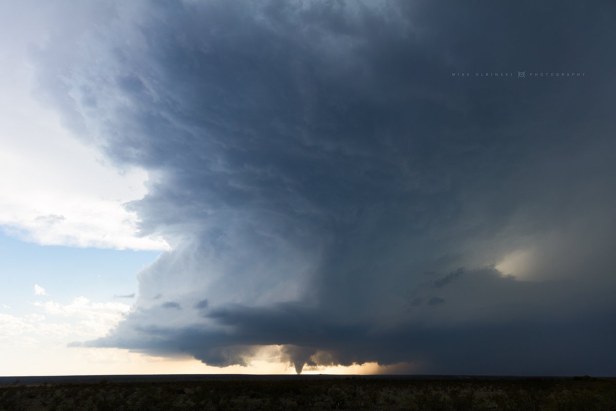 MikeOlbinski's tweet photo. This Dryden, Texas photo immediately jumps to my top three favorites of all time when it comes to supercell structure + a tornado. Unreal moment, deadly lightning, frazzled, but I'm so thankful I was there to witness it and do my best to capture it. #txwx @canonusa https://t.co/eOBIAOevlI
