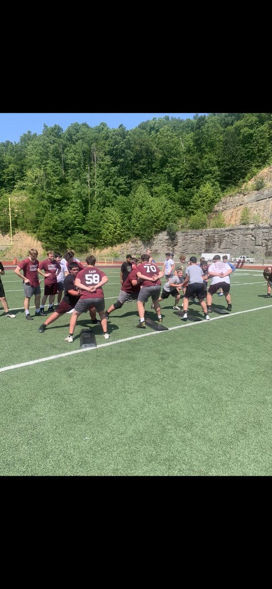 b_derossett's tweet photo. Great way to spend my 40th Birthday 🎂 !!! Outstanding day on Magoffin Mountain by all !!! Appreciated. Seeing young people compete and get better is the best gift I could receive!! 🔥🔥🏈🏈🔥🔥 https://t.co/mzjyMxdbEi