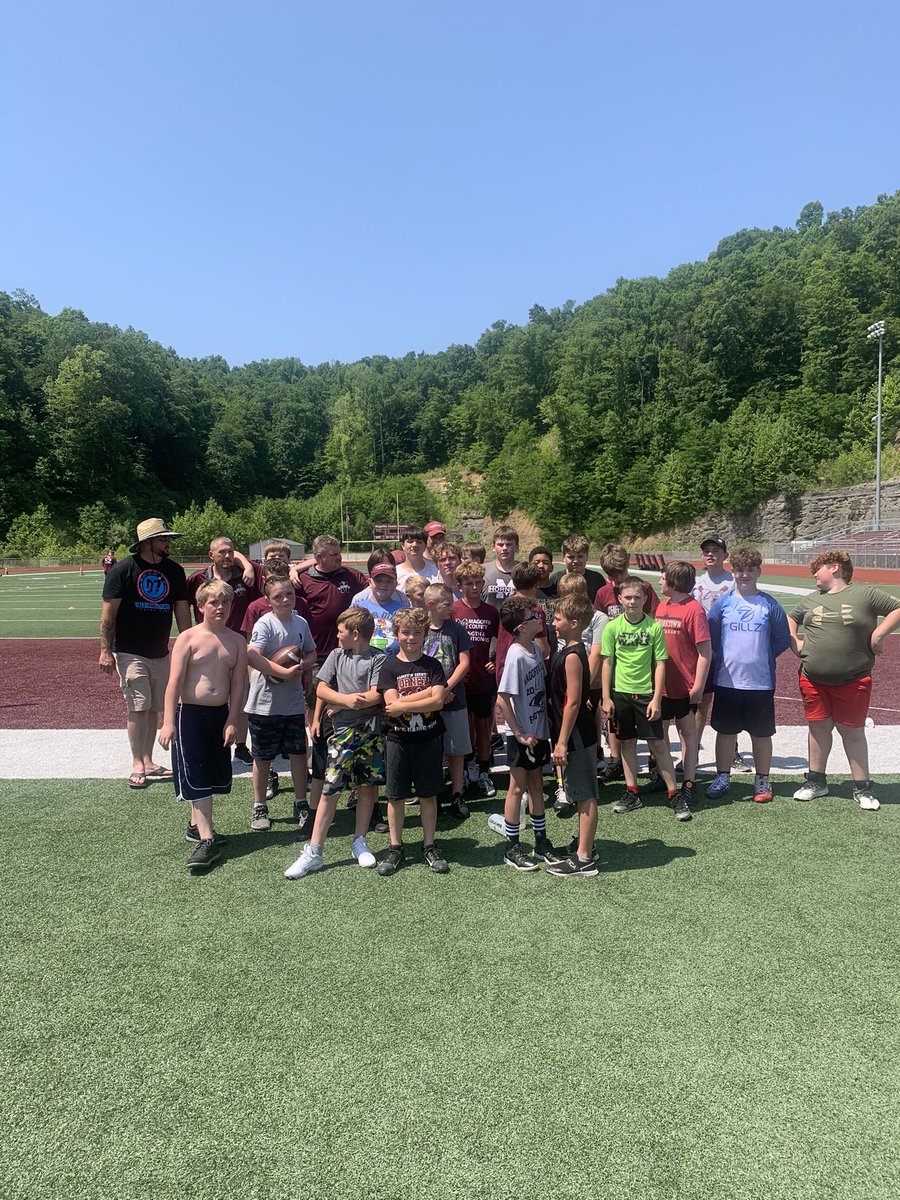 b_derossett's tweet photo. Great way to spend my 40th Birthday 🎂 !!! Outstanding day on Magoffin Mountain by all !!! Appreciated. Seeing young people compete and get better is the best gift I could receive!! 🔥🔥🏈🏈🔥🔥 https://t.co/mzjyMxdbEi