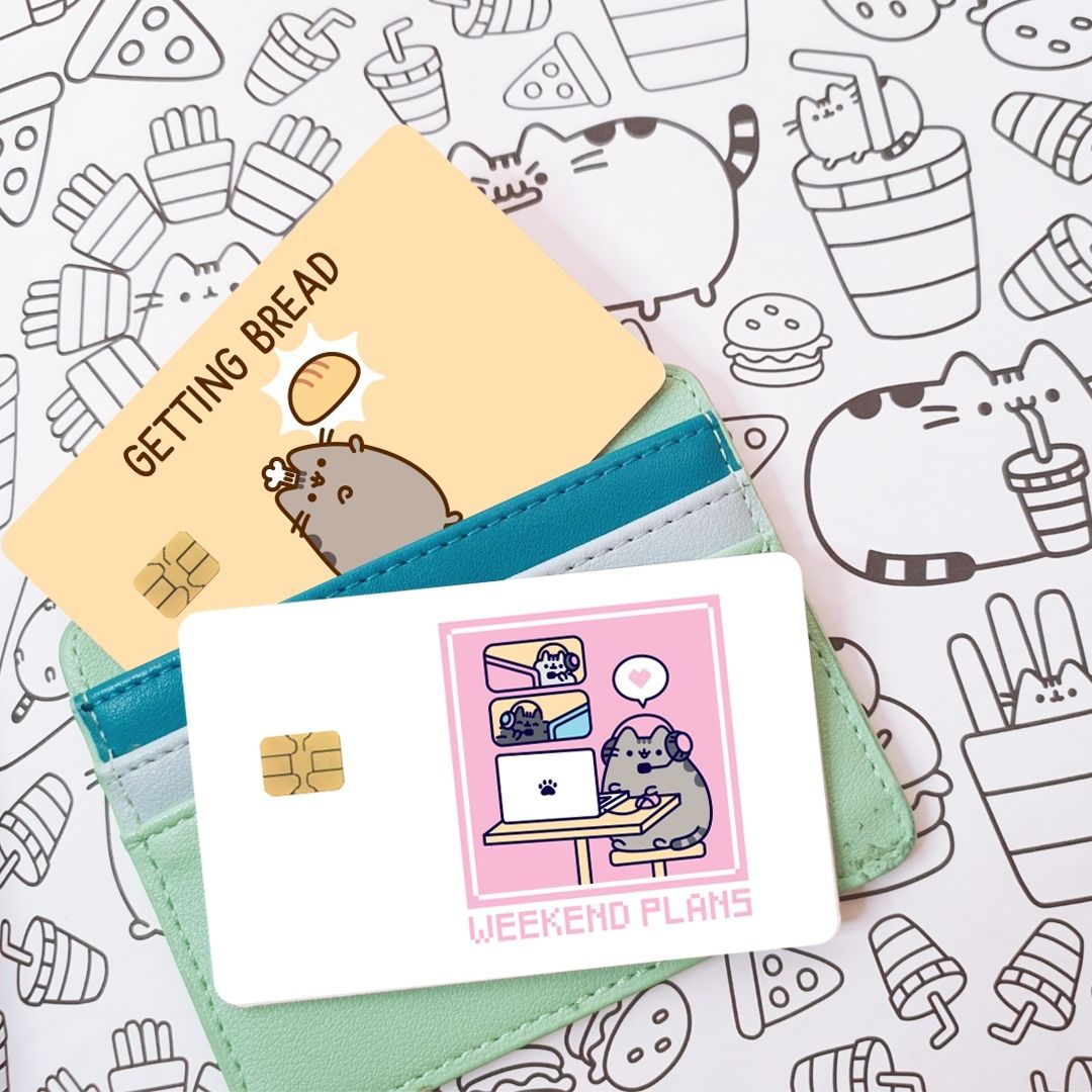 cucucovers's tweet photo. Just walked in on my cat trying to order the new #PusheenBox for herself 🐱🥤 What's the wildest thing your cat's done recently? Pics or it didn't happen! #Caturday #CaughtInTheAct #CUCUCovers #Pusheen https://t.co/z2jxpBbsDc