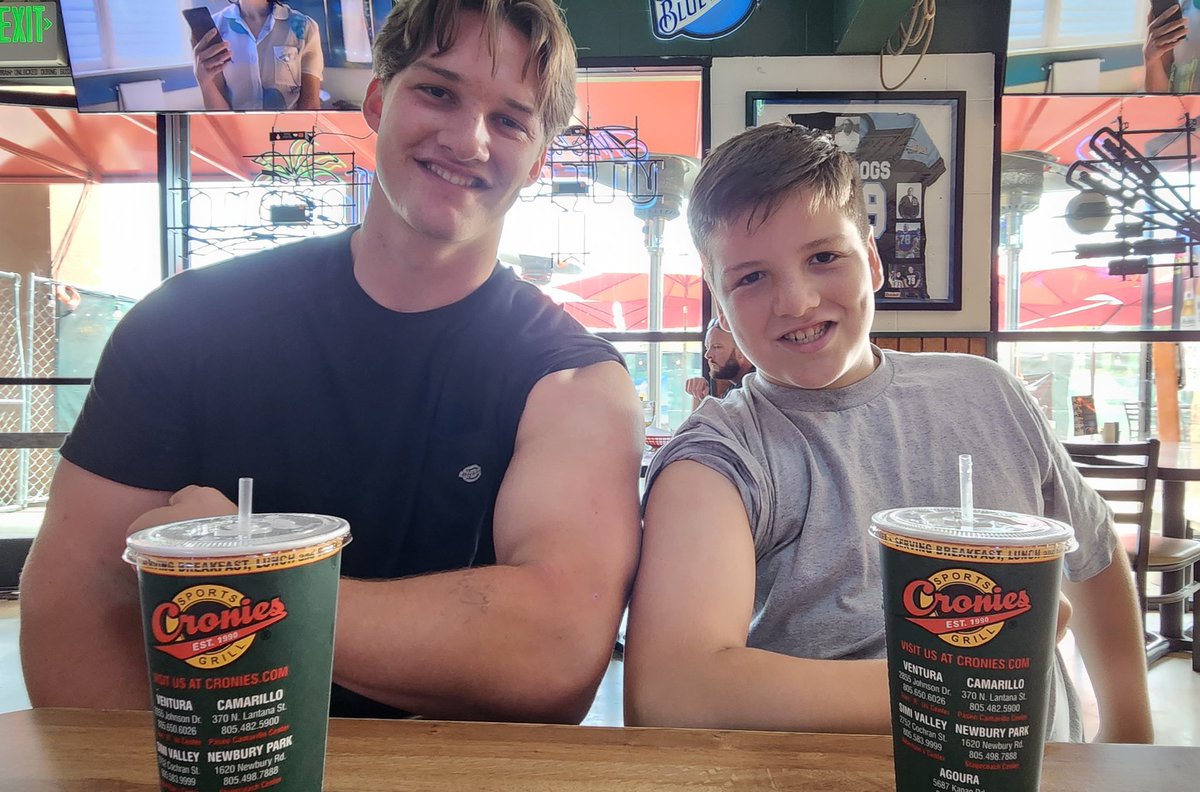 Coachraymond_'s tweet photo. Last lunch before Tobias moves in to his dorm. Zeek just finished his practice and got weighed in. 180lbs... 8 years behind Tobias.
✌️
 #10yearsold #uscbound @TobiasRaymond9 @uscfb https://t.co/l8TzuIvQHj