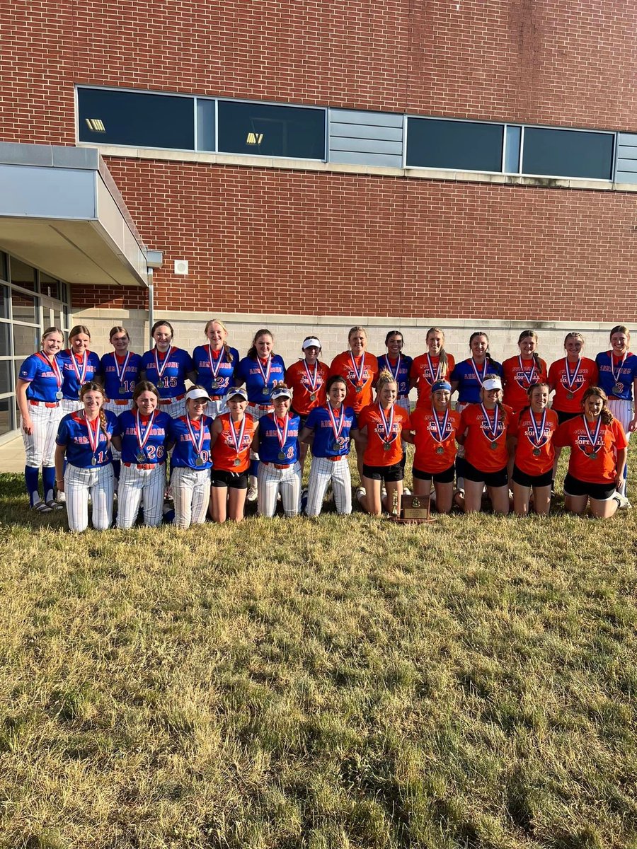 HawksSOFTBALL22's tweet photo. Not the outcome we wanted but we are still pushing. State playoffs start Monday! 💙🧡
LETS GO!! #RollHawks #AllInForOneMoreWin https://t.co/C6AkvYjcEH