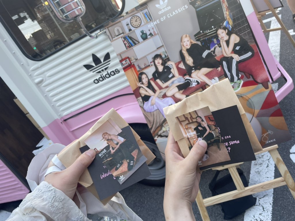 ____bp71's tweet photo. .
𝘉𝘖𝘙𝘕𝘗𝘐𝘕𝘒 𝘞𝘖𝘙𝘓𝘋 𝘛𝘖𝘜𝘙 𝘑𝘈𝘗𝘈𝘕 𝘪𝘯 𝘒𝘠𝘖𝘚𝘌𝘙𝘈 
ジスちゃん不在だったけど
最高の1日をありがとう 𓂃◌𓈒𓏲𓆸
次は4人揃った𝘉𝘓𝘈𝘊𝘒𝘗𝘐𝘕𝘒に会えますように🪿
.
#BLACKPINK_WORLDTOUR 
#BORNPINK_WORLDTOUR 
#BORNPINKinOSAKA https://t.co/S7AFbhOD5J