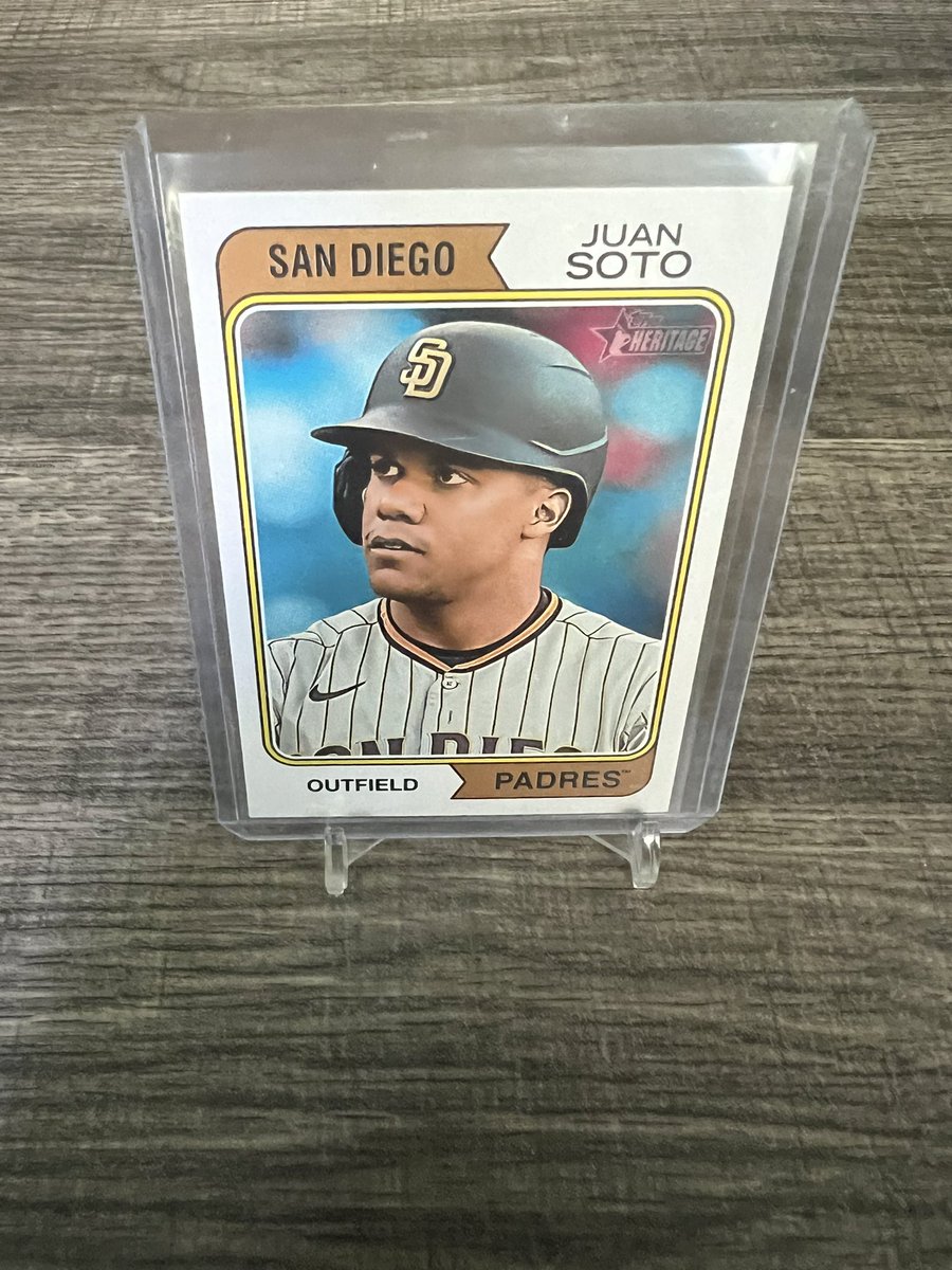 BigTee724's tweet photo. Thinking about doing a small stack sale today and tomorrow. Should have stuff from ever major sport and even some non-major sports. Start time will be around 12pm Eastern time. Like this if you want a tag before I get started. Shipping will be a flat $4.50 per order! https://t.co/lFu67ZUmTd